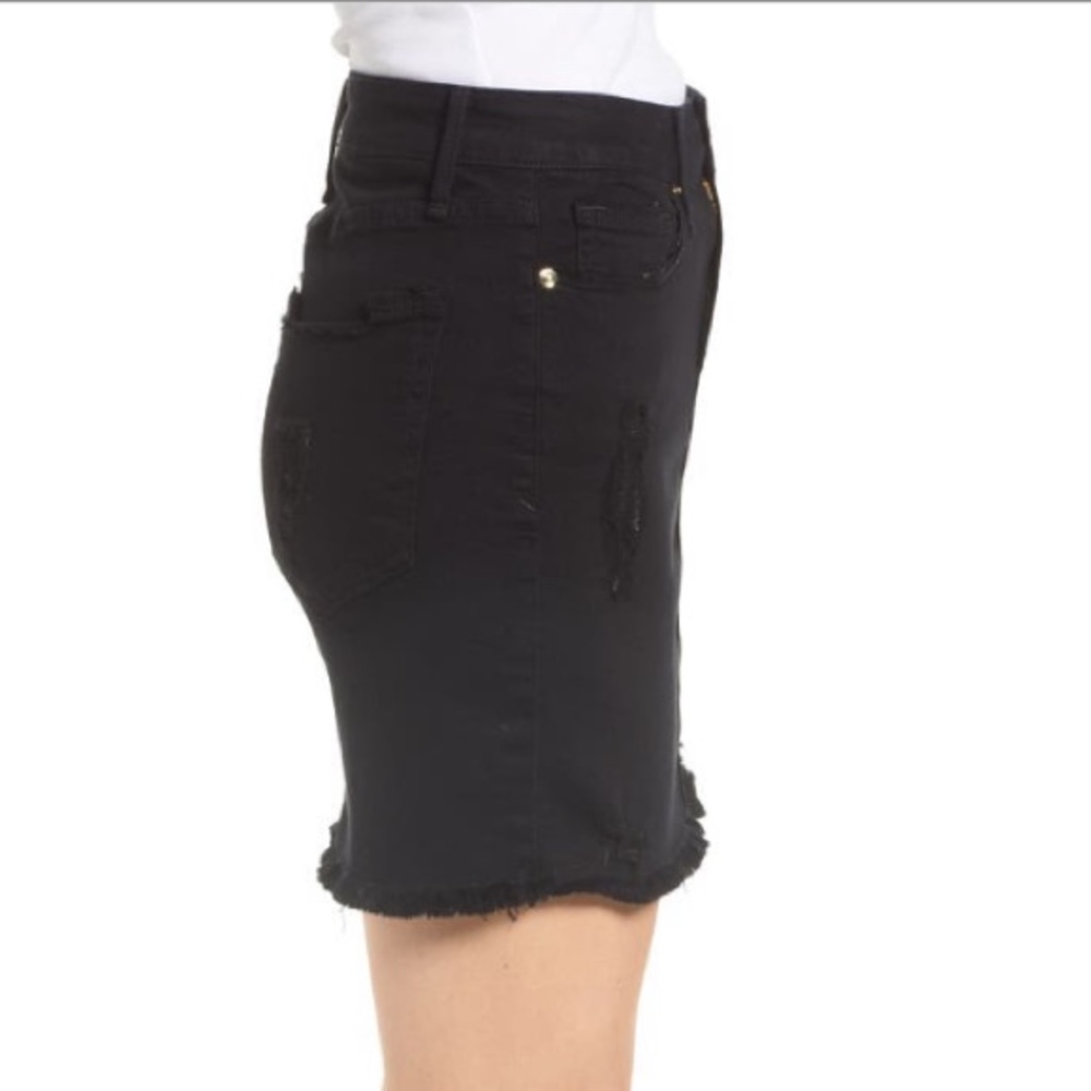 Good American Black Distressed Raw Hem Denim Mini Skirt - Picture 4 of 7